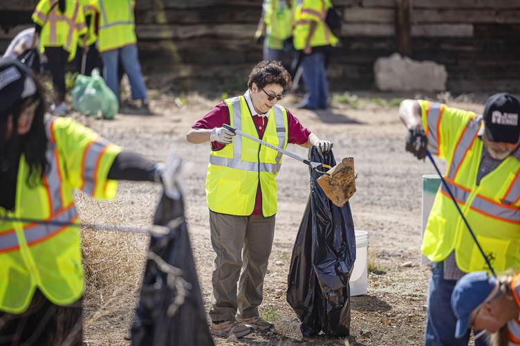 040825 jw trash cleanup 1.jpg (copy)